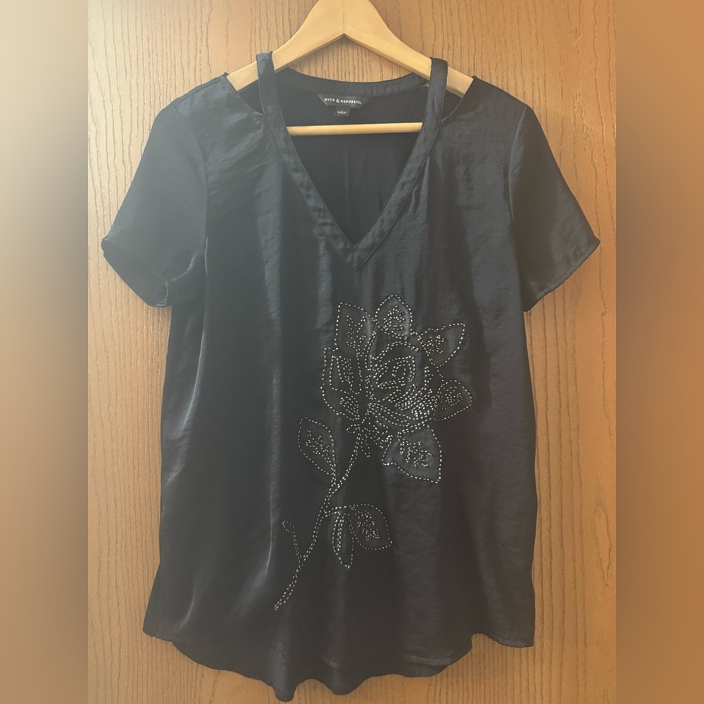 Rock & Republic Black V-Neck Blouse with Embellished Floral Design Great Cond